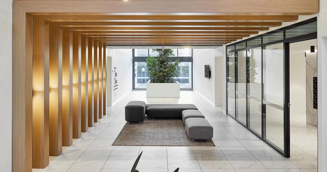 Апартаменты Luxury Living, Richmond Мельбурн Экстерьер фото